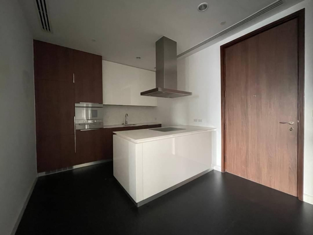 185 Rajadamri: 2bed 2bath 107.96sqm. 105,000/mth Am: 0656199198