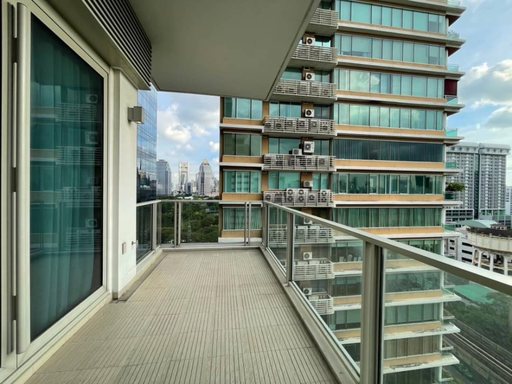 185 Rajadamri: 2bed 2bath 107.96sqm. 105,000/mth Am: 0656199198