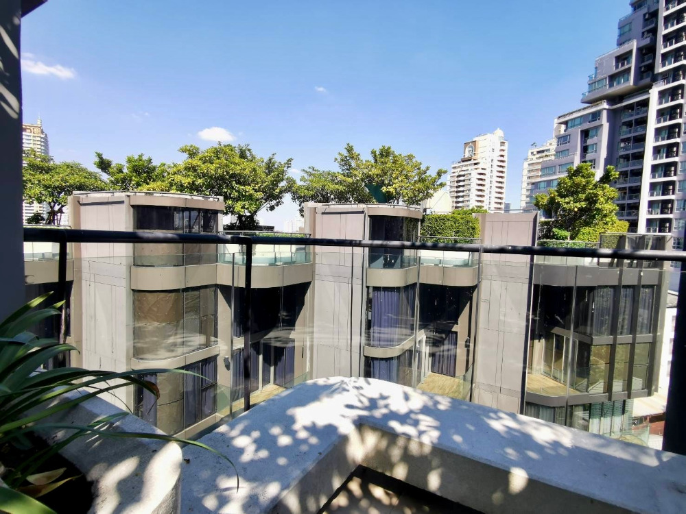 Ashton Sukhumvit 41: 3bed 3bath Duplex with private rooftop garden 131.69sqm. 24,390,000 Am: 0656199198