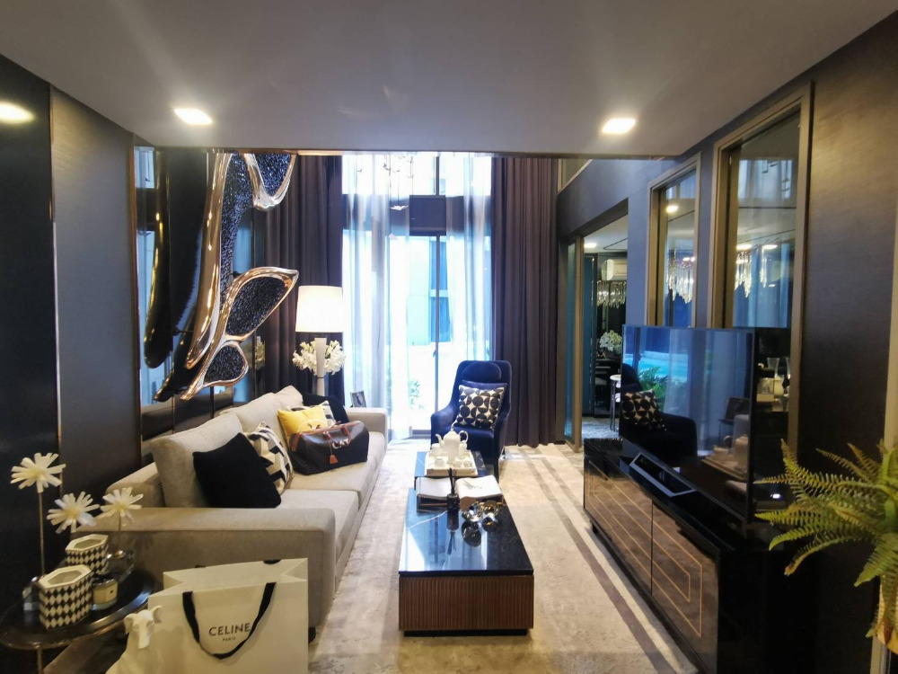 Ashton Sukhumvit 41: 3bed 3bath Duplex  131sqm. 23,890,000 Am: 0656199198