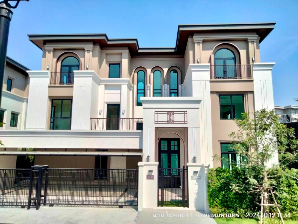 Cinq Royal: 129.8sqwah 705sqm. 5bed 5bath 100,000,000 Am: 0656199198