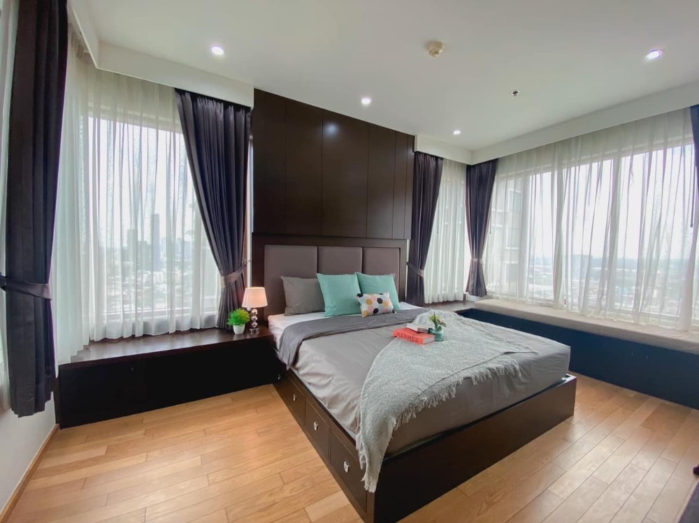 The Emporio Place Sukhumvit 24: 2bed 3bath 108sqm. 22,000,000 Am: 0656199198