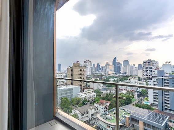 Khun by Yoo:  2bed 2bath 82.19sqm. 120,000/mth Am: 0656199198