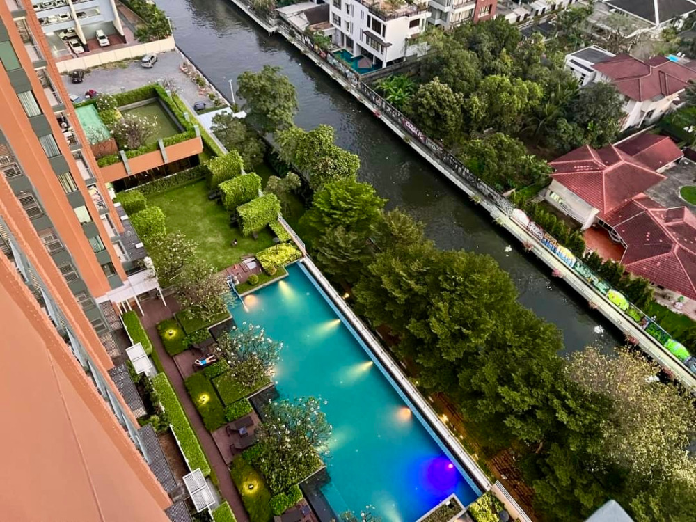 Villa Asoke:  2bed 2bath 81.5sqm. 12,500,000  Am: 0656199198