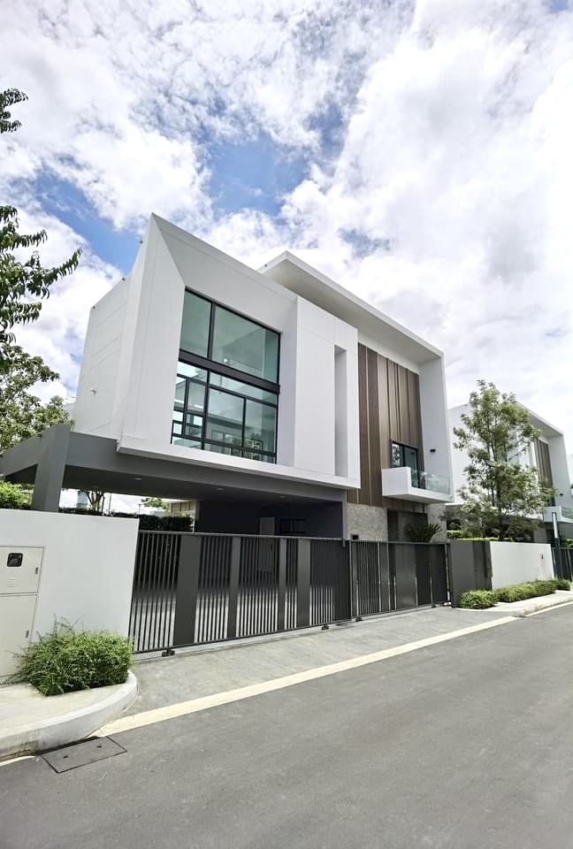 Nantawan Rama9-Srinakarin: 102.1 sqwah 380sqm. 4bed 5bath 45,000,000 Am: 0656199198