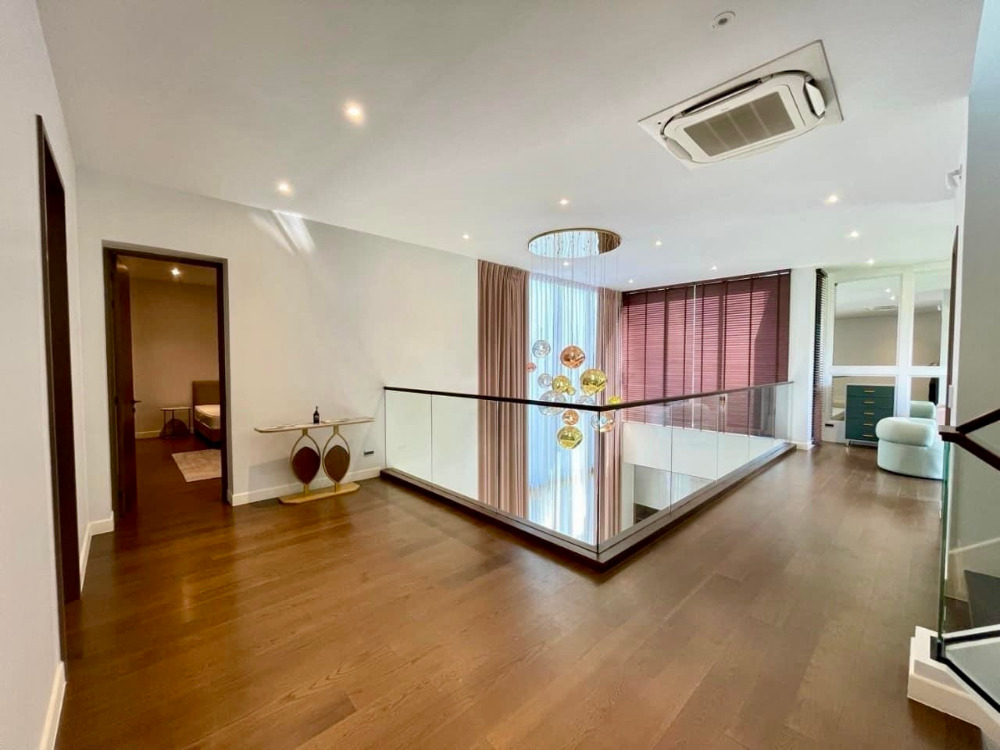 Bugaan Krungthep Kreetha: 4bed 5bath 430sqm. 270,000/mth Am: 0656199198