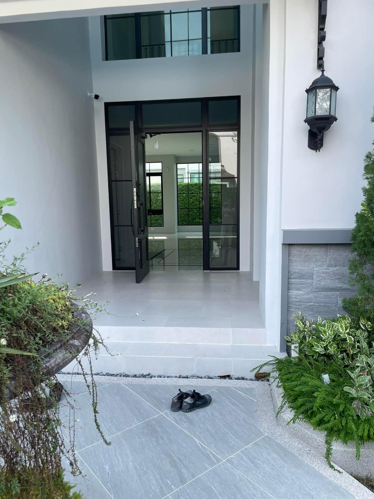 Nantawan New Krengthepkreetha: 5bed 6bath 140.7sqwah 449sqm. 56,500,000 Am: 0656199198