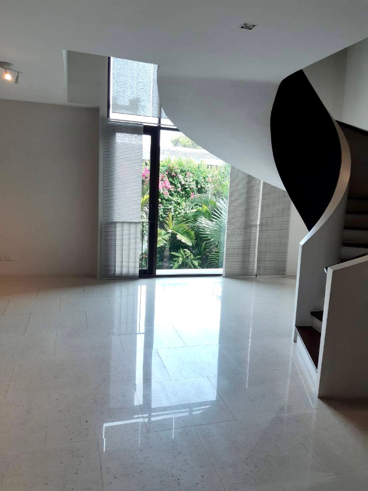 Baan Lux Sathorn: 3bed 4bath 394sqm. 35,000,000 Am: 0656199198