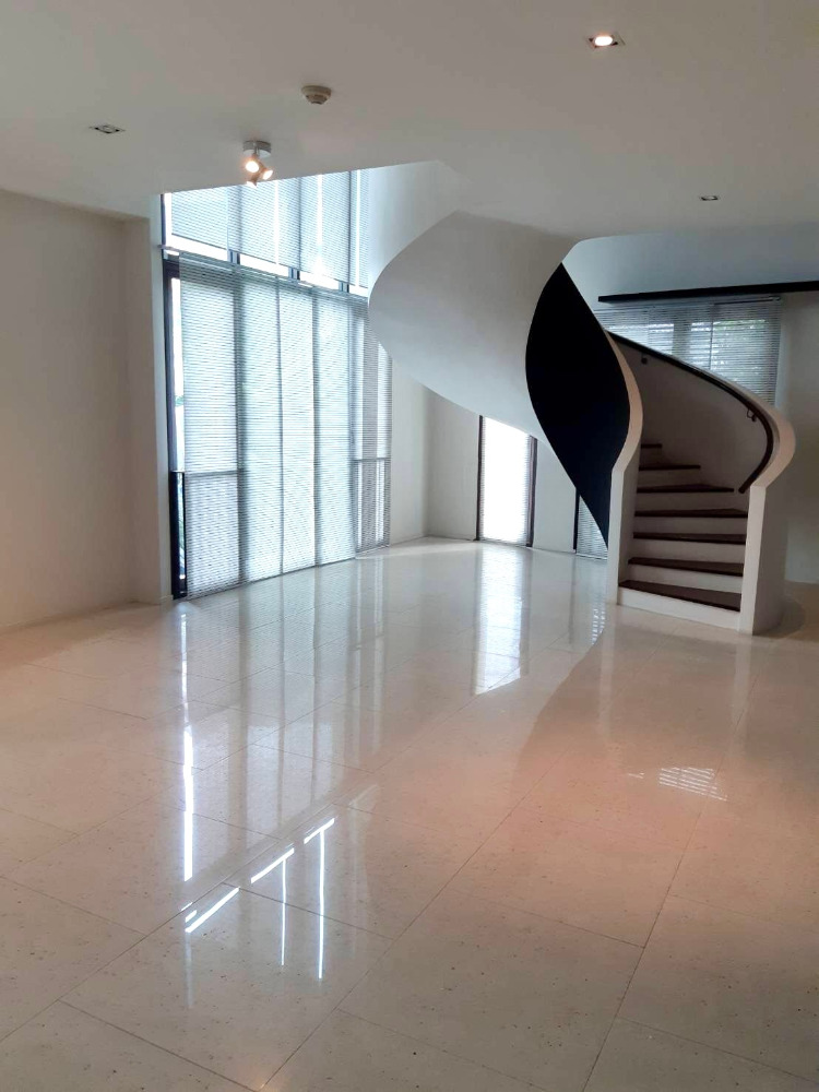 Baan Lux Sathorn: 3bed 4bath 394sqm. 35,000,000 Am: 0656199198