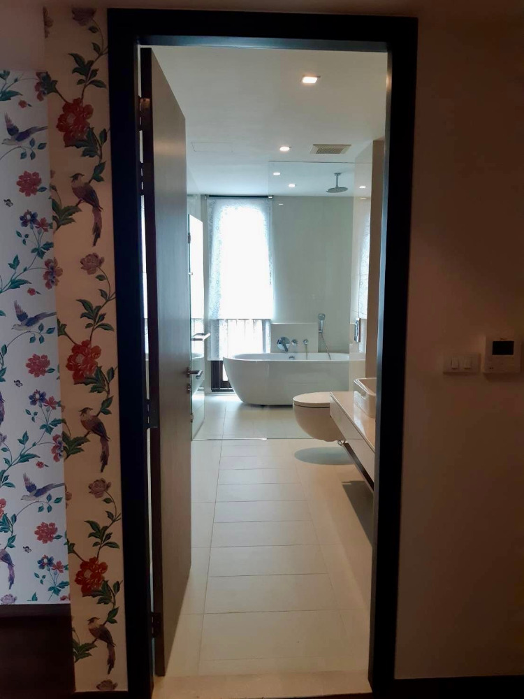 Baan Lux Sathorn: 3bed 4bath 394sqm. 35,000,000 Am: 0656199198