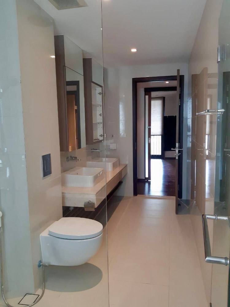 Baan Lux Sathorn: 3bed 4bath 394sqm. 35,000,000 Am: 0656199198