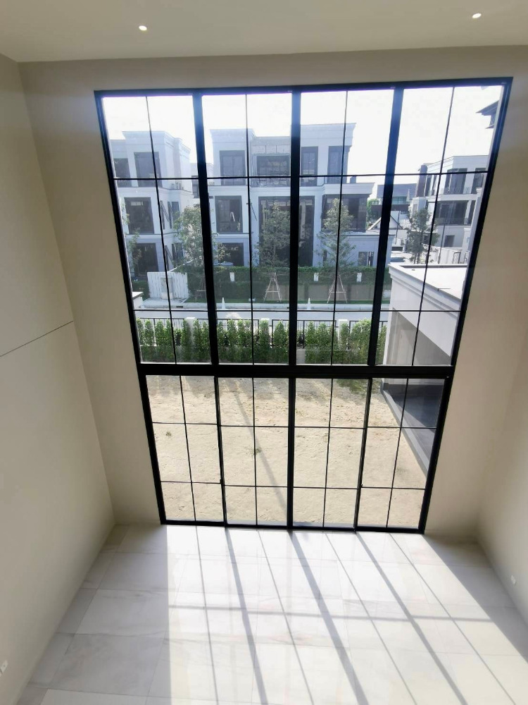 Malton Gates Krungthep Kreetha: 93.7 sqwah 448sqm. Type M 45,900,000 Am: 0656199198