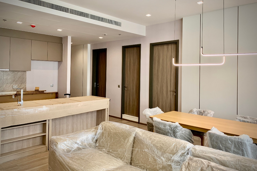 Rhythm Charoenkrung Pavilion: 3bed 3bath with maid 135sqm. 35+Floor 120,000/mth Am: 0656199198