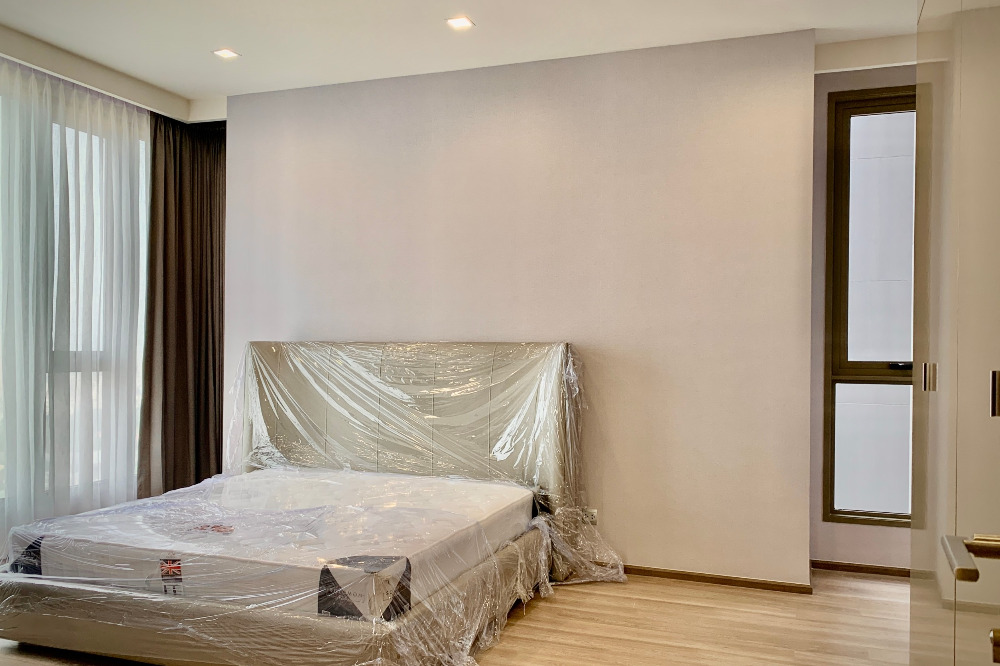 Rhythm Charoenkrung Pavilion: 3bed 3bath with maid 135sqm. 35+Floor 120,000/mth Am: 0656199198