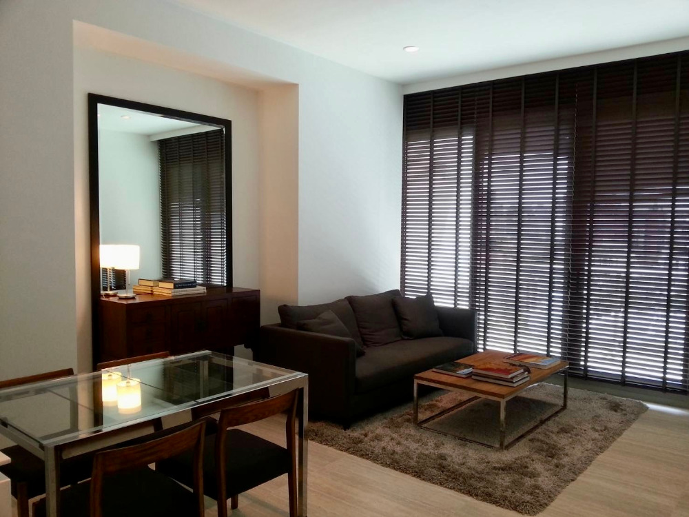 185 Rajadamri: 1bed 1bath 70sqm 21,900,000 Am: 0656199198