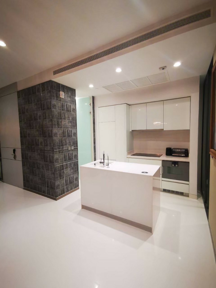 VITTORIO Sukhumvit 39:  2bed 3bath 101.74sqm. 120,000/mth Am: 0656199198