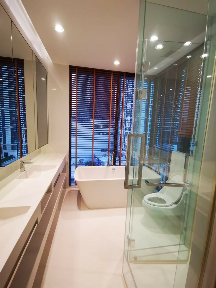 VITTORIO Sukhumvit 39:  2bed 3bath 101.74sqm. 120,000/mth Am: 0656199198