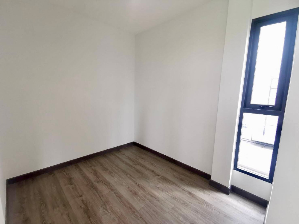 Classe Sukhumvit 77 (Onnut 21): 40.7sqwah 241sqm. 4bed 4bath 24,000,000 Am: 0656199198