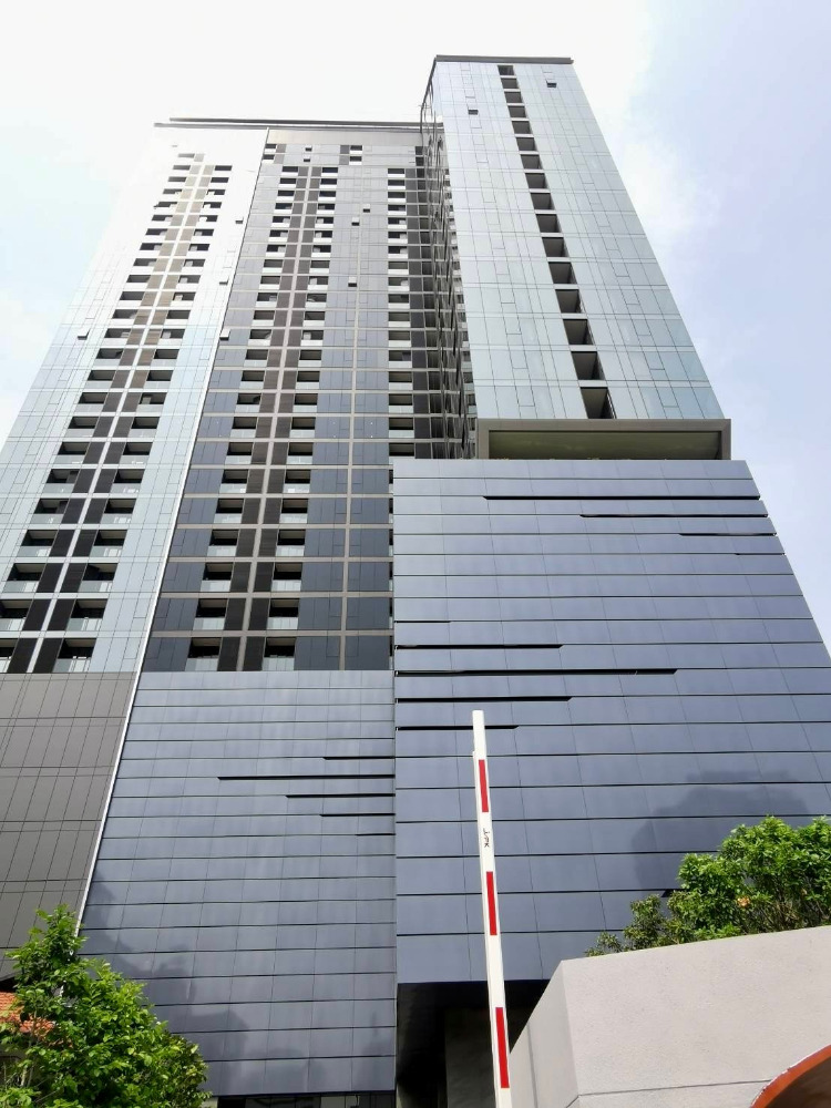 The Extro: 1bed 1bath 32sqm. 7,500,000 Am: 0656199198