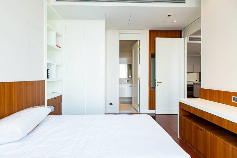 Marque Sukhumvit 39: 2bed 3bath 126.82sqm. 150,000/mth Am: 0656199198