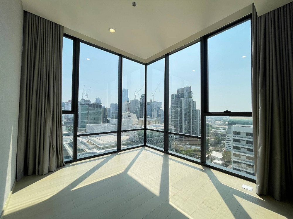 The Extro: 1bed 1bath 35sqm. corner unit 8,800,000 Am: 0656199198