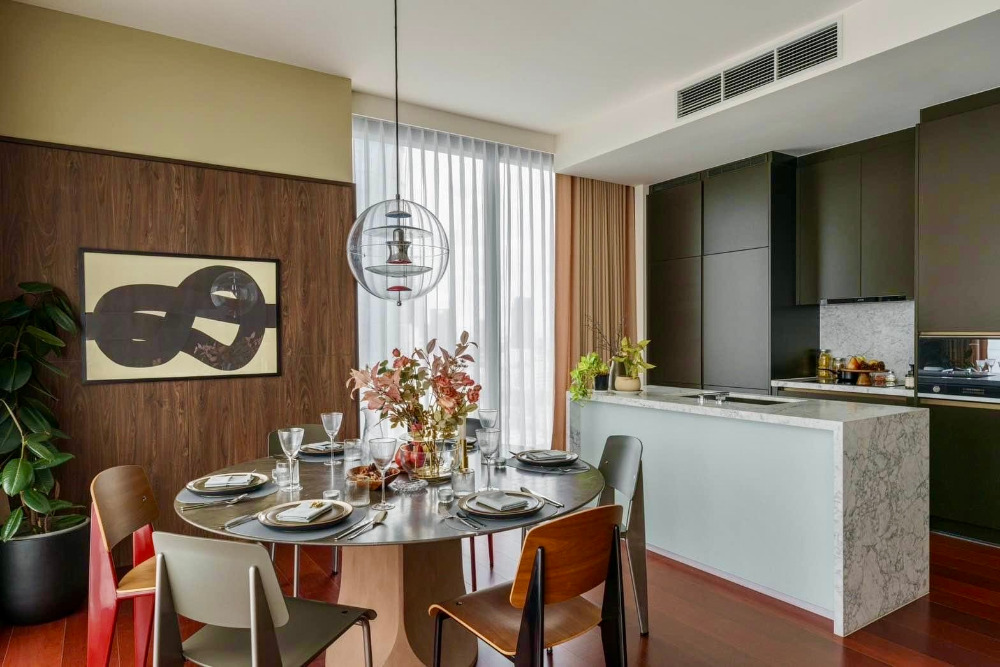 Khun by Yoo: 2bed 2bath 97.75sqm. 37,900,000 Am: 0656199198