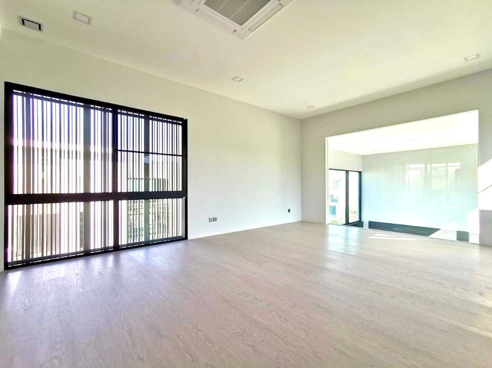 Nantawan Rama9-Srinakarin: 4bed 5bath 380sqm. 200,000/mth Am: 0656199198