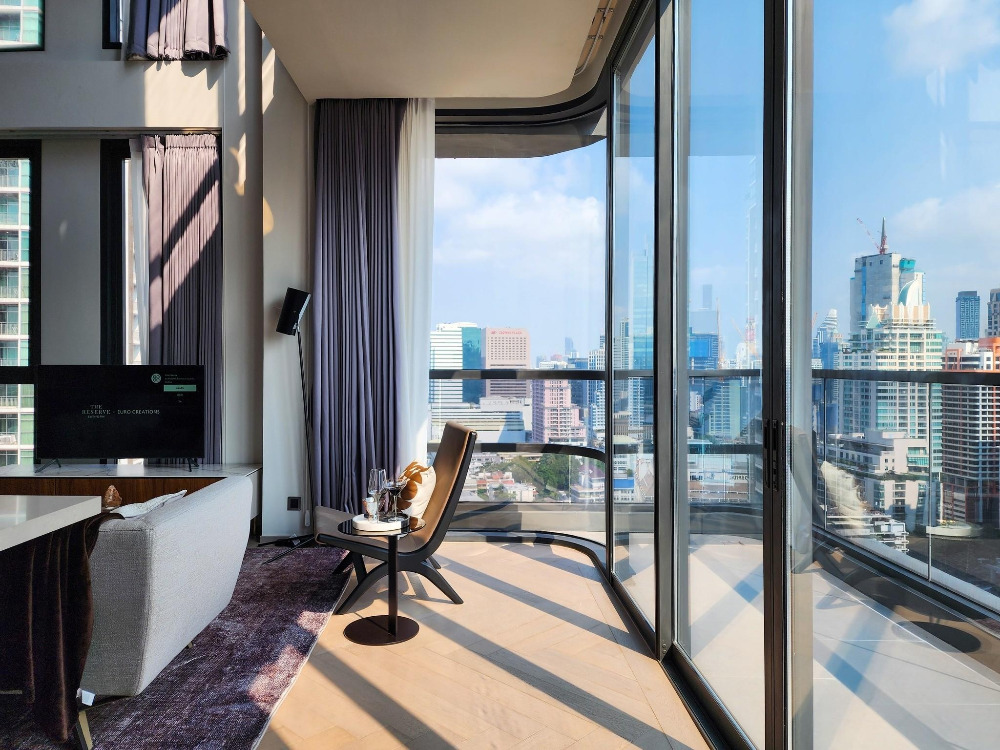 The Reserve Sathorn Duplex 2 bed: 2bed 2bath 126sqm 2X Floor 39,900,000 Am: 0656199198