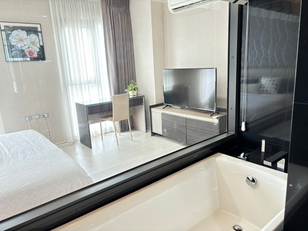 Rhythm Sukhumvit 36-38: 1bed 1bath 50sqm. 8,500,000 Am: 0656199198