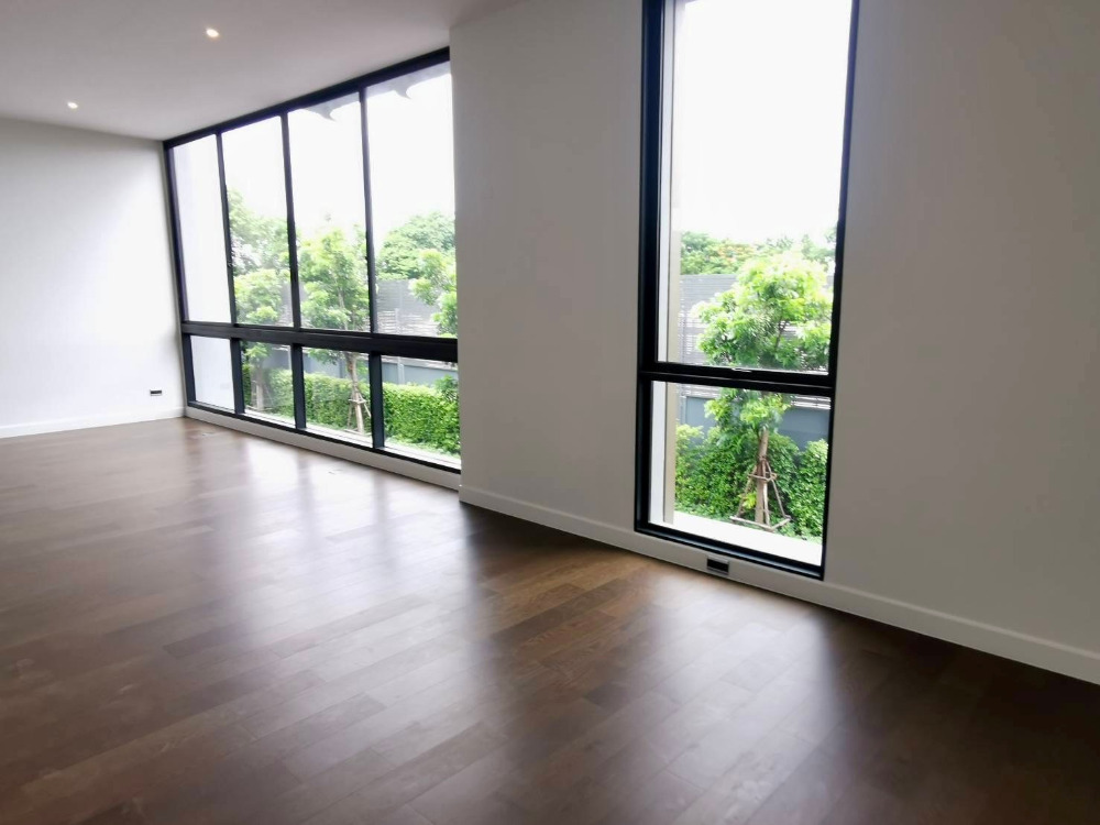 Bugaan Krungthep Kreetha: 70.8sqwah 430sqm. 3bed 4bath 45,000,000 Am: 0656199198