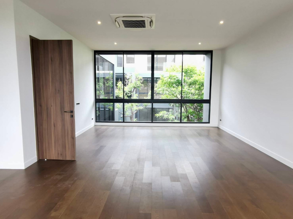 Bugaan Krungthep Kreetha: 70.8sqwah 430sqm. 3bed 4bath 45,000,000 Am: 0656199198