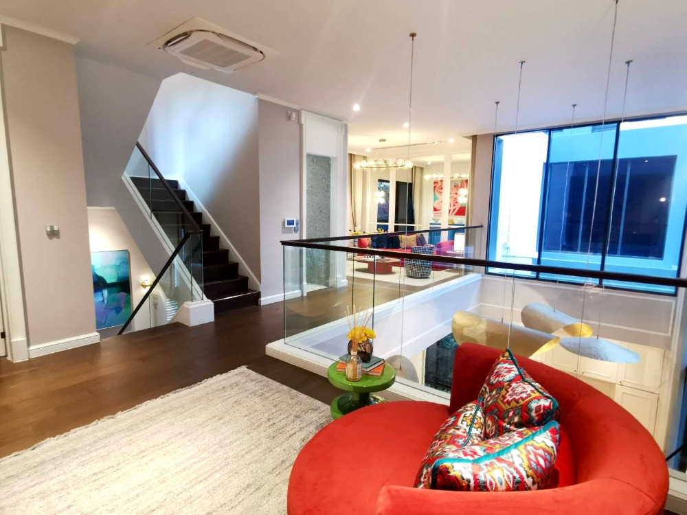 Bugaan Krungthep Kreetha Fully Furnished: 110.3sqw. 430sqm. 3bed 4bath 96,000,000 Am: 0656199198