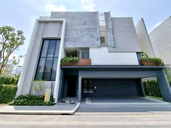 Bugaan Krungthep Kreetha: 85 sqwah  540sqm. 4bed 5bath 46,900,000 Am: 0656199198