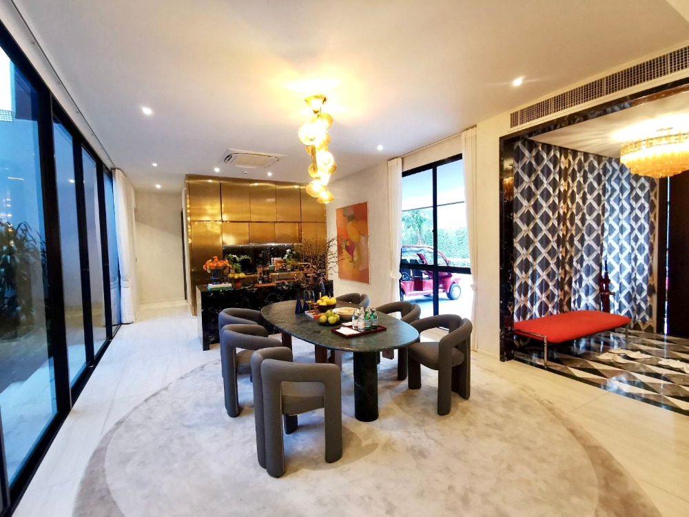 Bugaan Krungthep Kreetha: 85 sqwah  540sqm. 4bed 5bath 46,900,000 Am: 0656199198