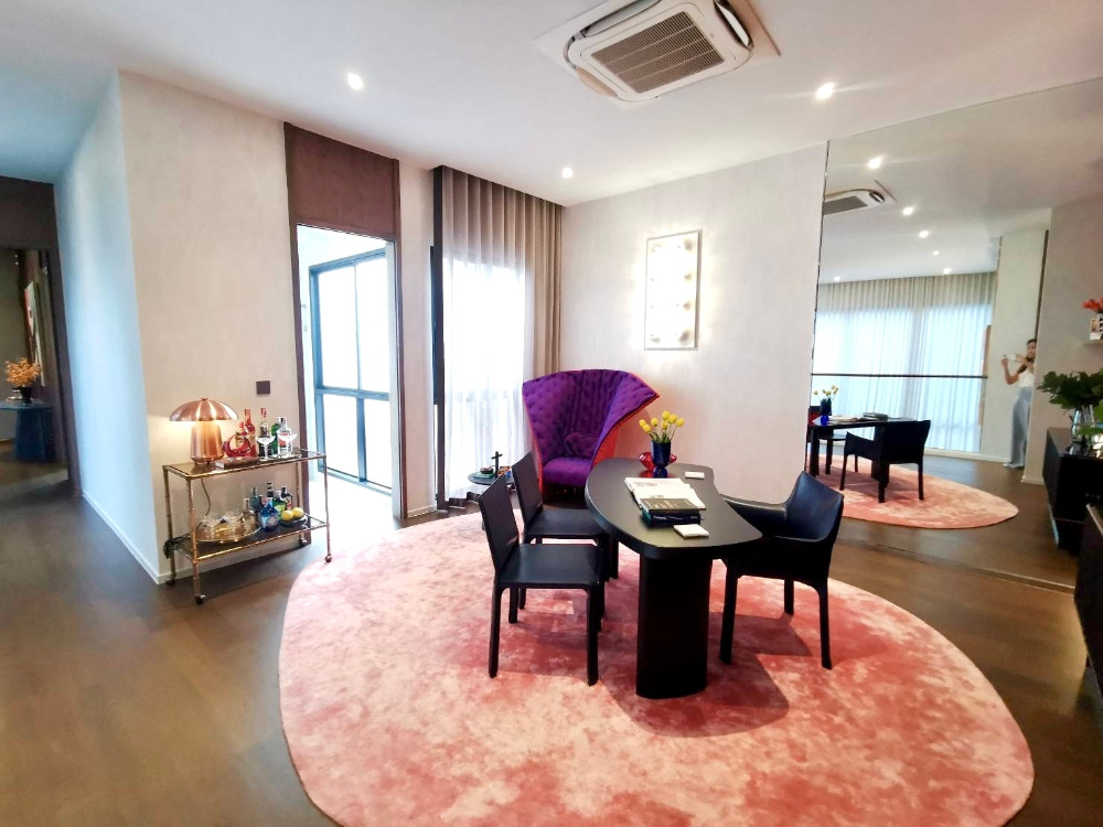 Bugaan Krungthep Kreetha: 85 sqwah  540sqm. 4bed 5bath 46,900,000 Am: 0656199198