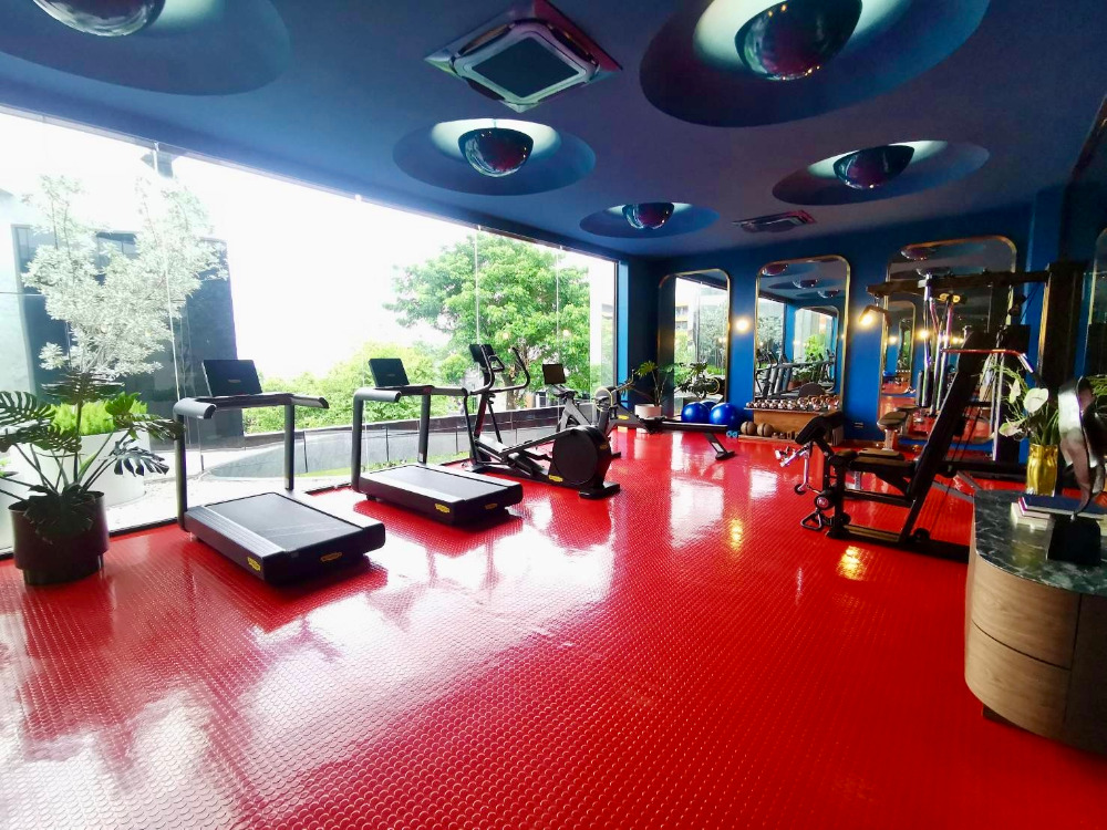 Bugaan Krungthep Kreetha: 85 sqwah  540sqm. 4bed 5bath 46,900,000 Am: 0656199198