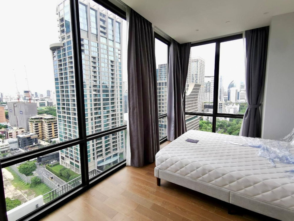 Muniq Langsuan: 2bed 2bath  101sqm. High Floor 130,000/mth Am: 0656199198