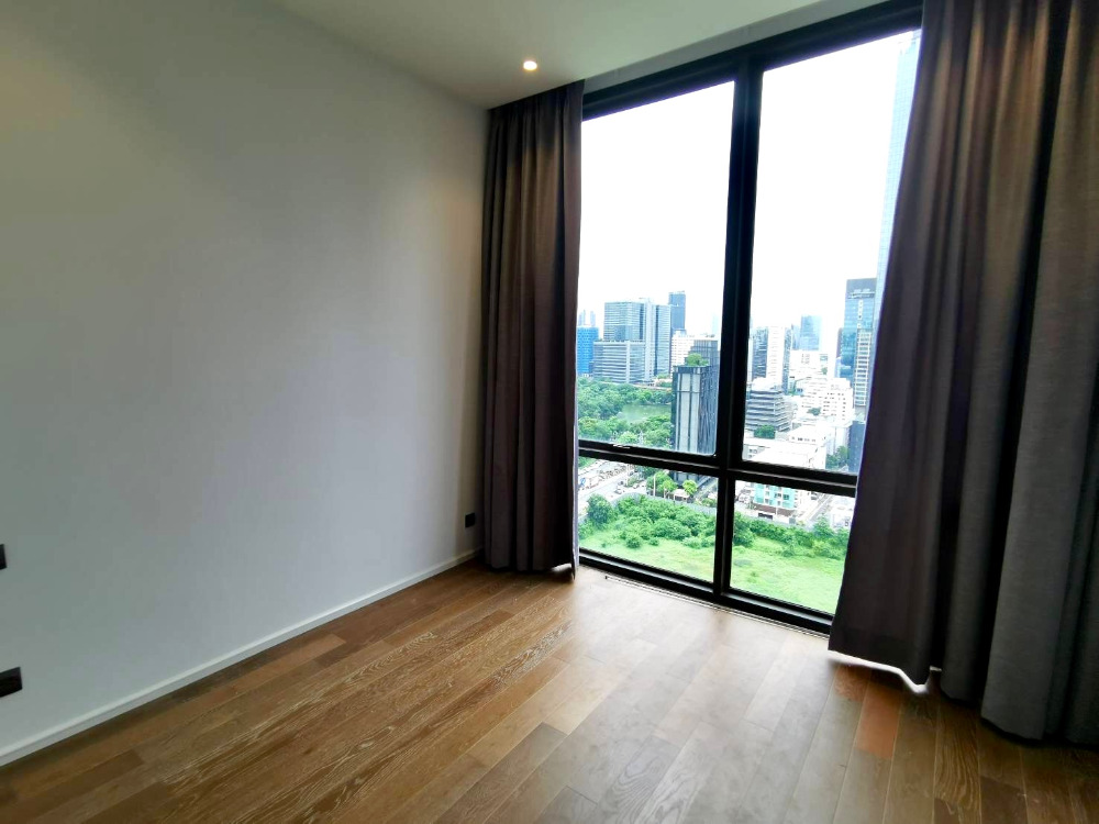 Muniq Langsuan: 2bed 2bath  101sqm. High Floor 130,000/mth Am: 0656199198