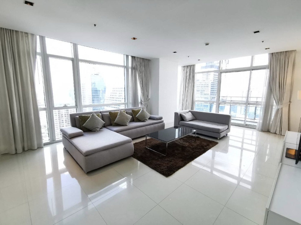 Athenee Residence: 4bed 4bath 294sqm. 82,000,000 Am: 0656199198