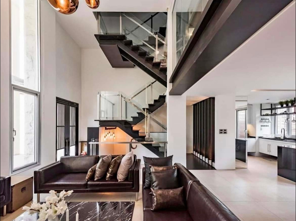 The Lofts Sathorn: 34.1sqwah  350sqm. 4bed 4bath 39,900,000 Am: 0656199198