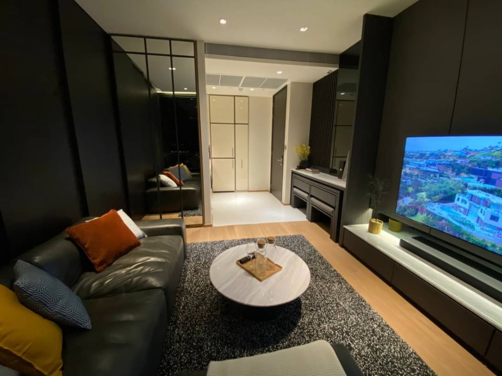 Beatniq Sukhumvit 32: 1bed 1bath 43.42sqm. 12,700,000 Am: 0656199198