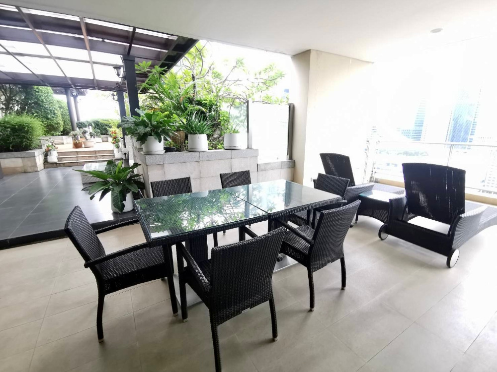 The Park Chidlom Duplex Penthouse: 4bed 5bath + maid 638sqm. 310,000,000 Am: 0656199198