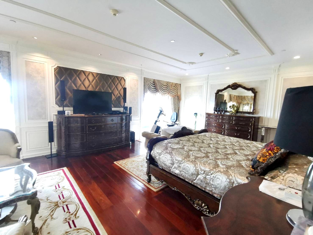 The Park Chidlom Duplex Penthouse: 4bed 5bath + maid 638sqm. 310,000,000 Am: 0656199198