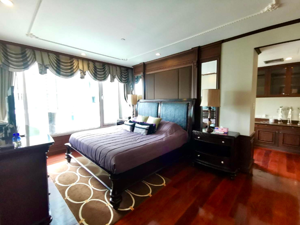 The Park Chidlom Duplex Penthouse: 4bed 5bath + maid 638sqm. 310,000,000 Am: 0656199198