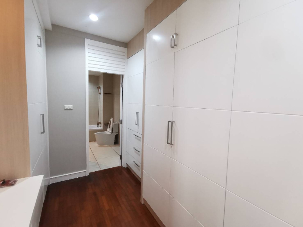 Baan Klang Krung Britishtown Thonglor 4bed 5bath 26sqw. 380sqm. 180,000/mth Am: 0656199198