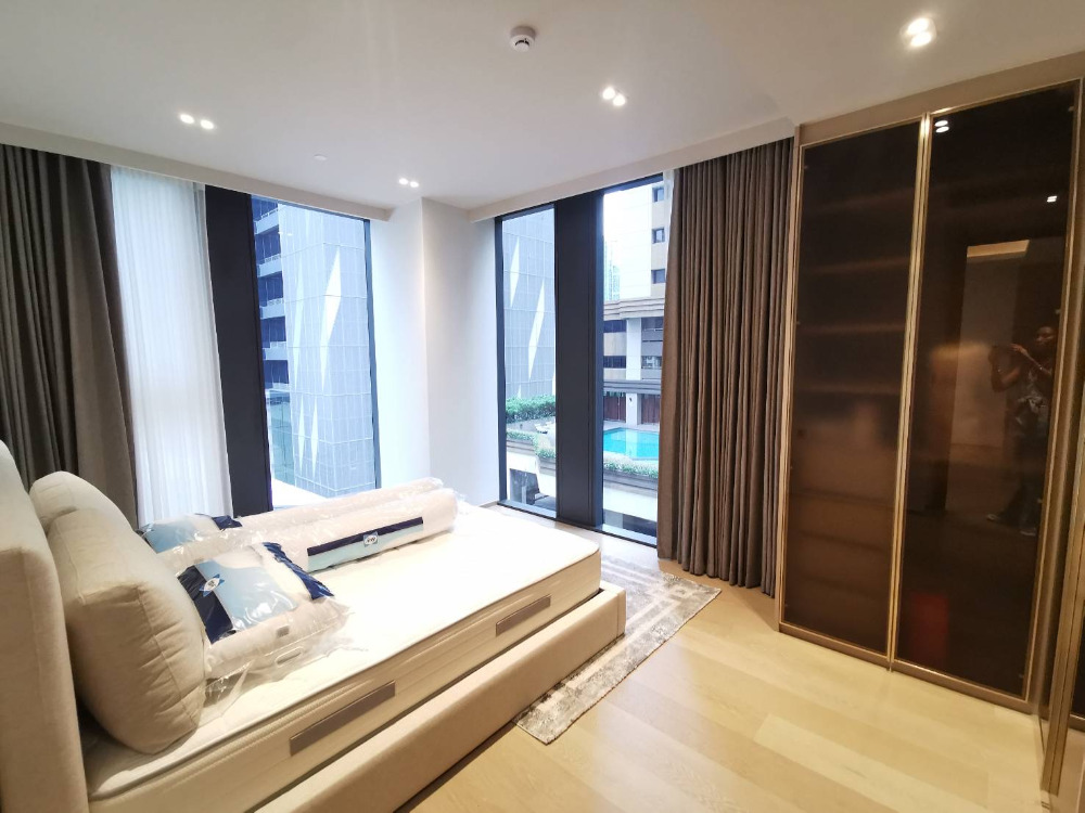 Tonson One Residence: 1bed 1bath 57sqm. 21,800,000 Am: 0656199198