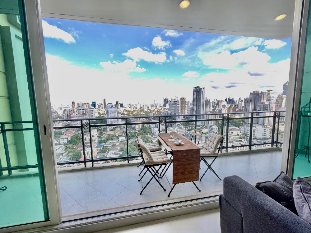 Royce Private Residence Sukhumvit 31: 2bed 2bath 2X Fl 112sqm. 22,700,000 Am: 0656199198