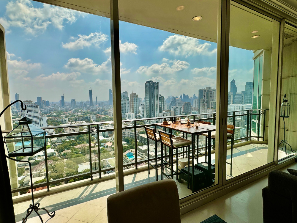 Royce Private Residence Sukhumvit 31: 2bed 2bath 2X Fl 112sqm. 22,700,000 Am: 0656199198