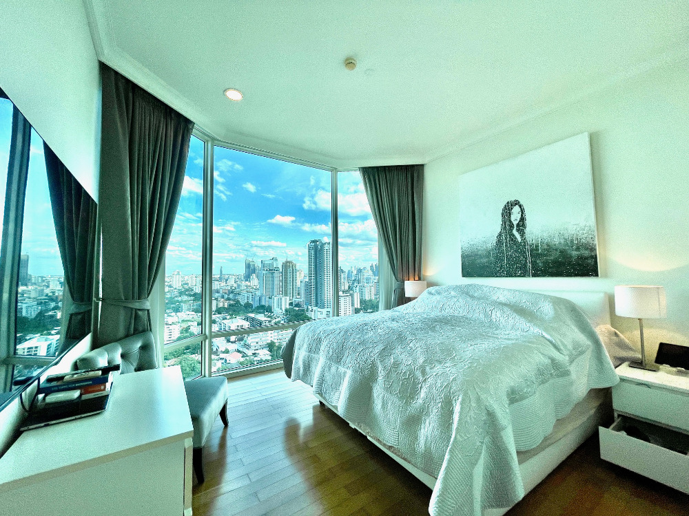 Royce Private Residence Sukhumvit 31: 2bed 2bath 2X Fl 112sqm. 22,700,000 Am: 0656199198