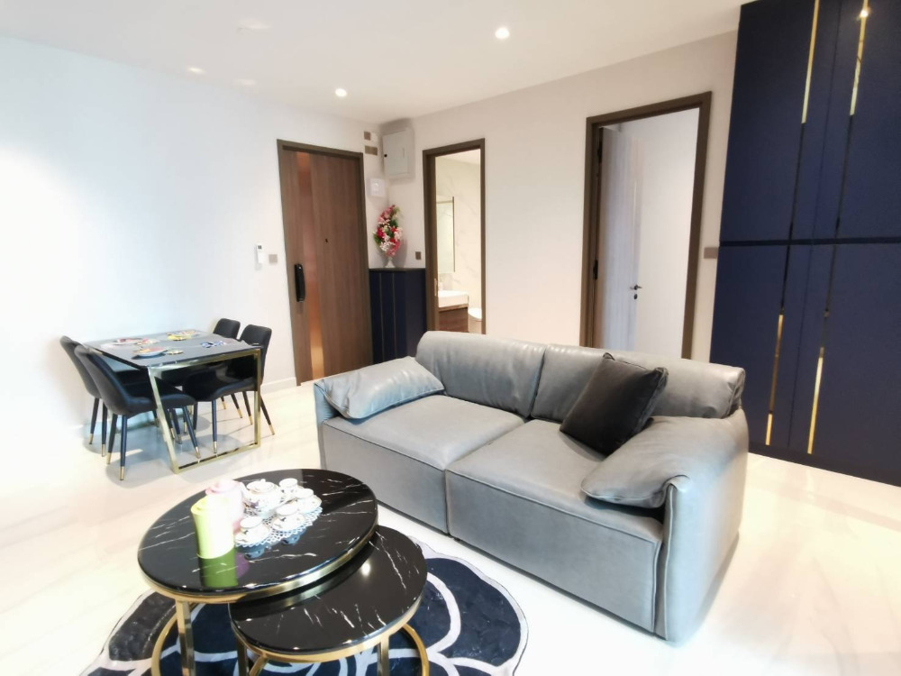 Supalai Icon Sathorn:  2bed 2bath 71.2 sqm. 75,000/mth. Am: 0656199198